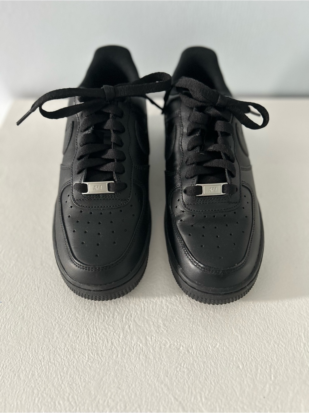 Men’s Nike Air Force 1 Black Leather Low Top Shoes Size 6